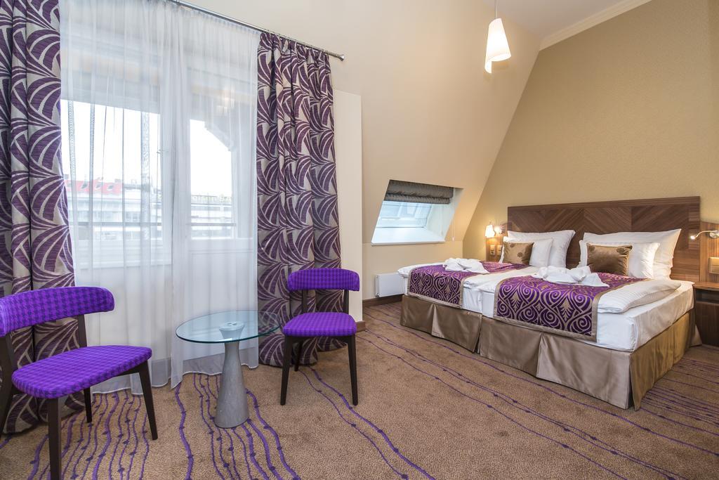 Merchants Crown Suites And Spa 프라하 외부 사진
