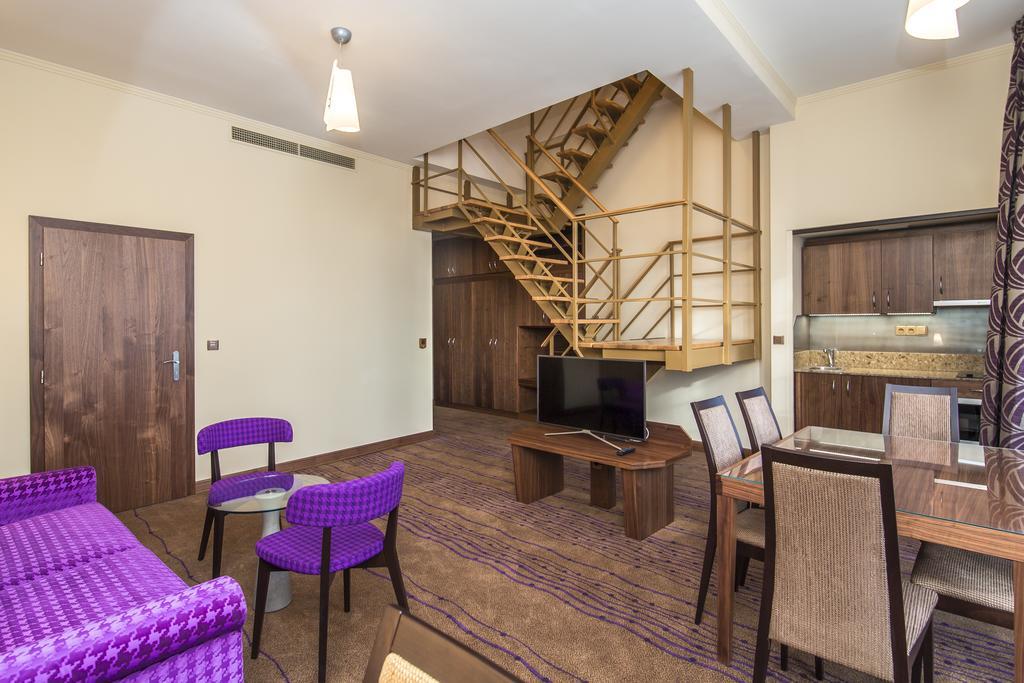 Merchants Crown Suites And Spa 프라하 외부 사진 A typical apartment