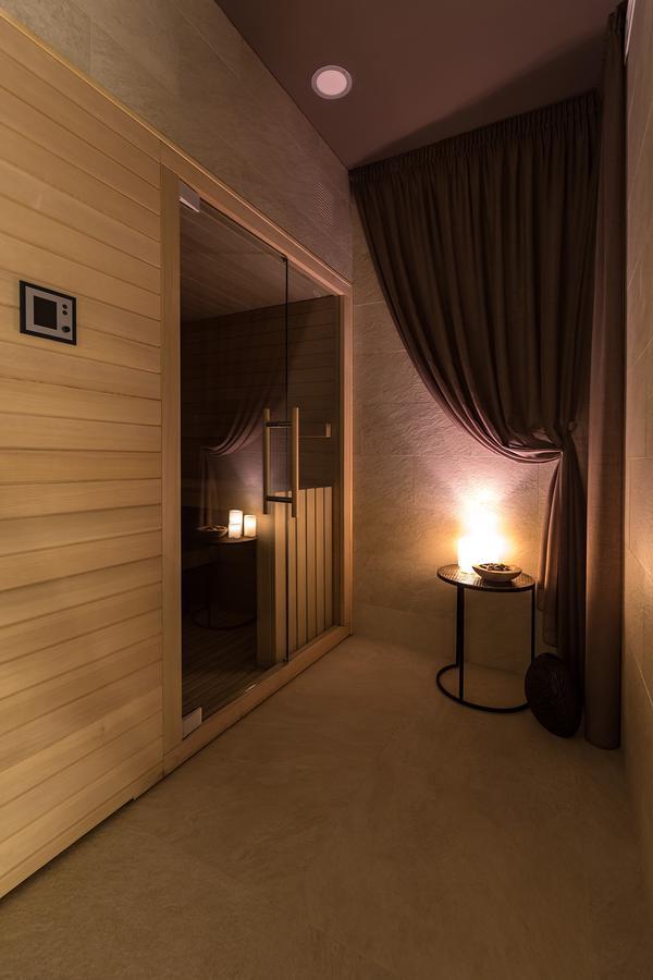 Merchants Crown Suites And Spa 프라하 외부 사진 A modern Finnish sauna