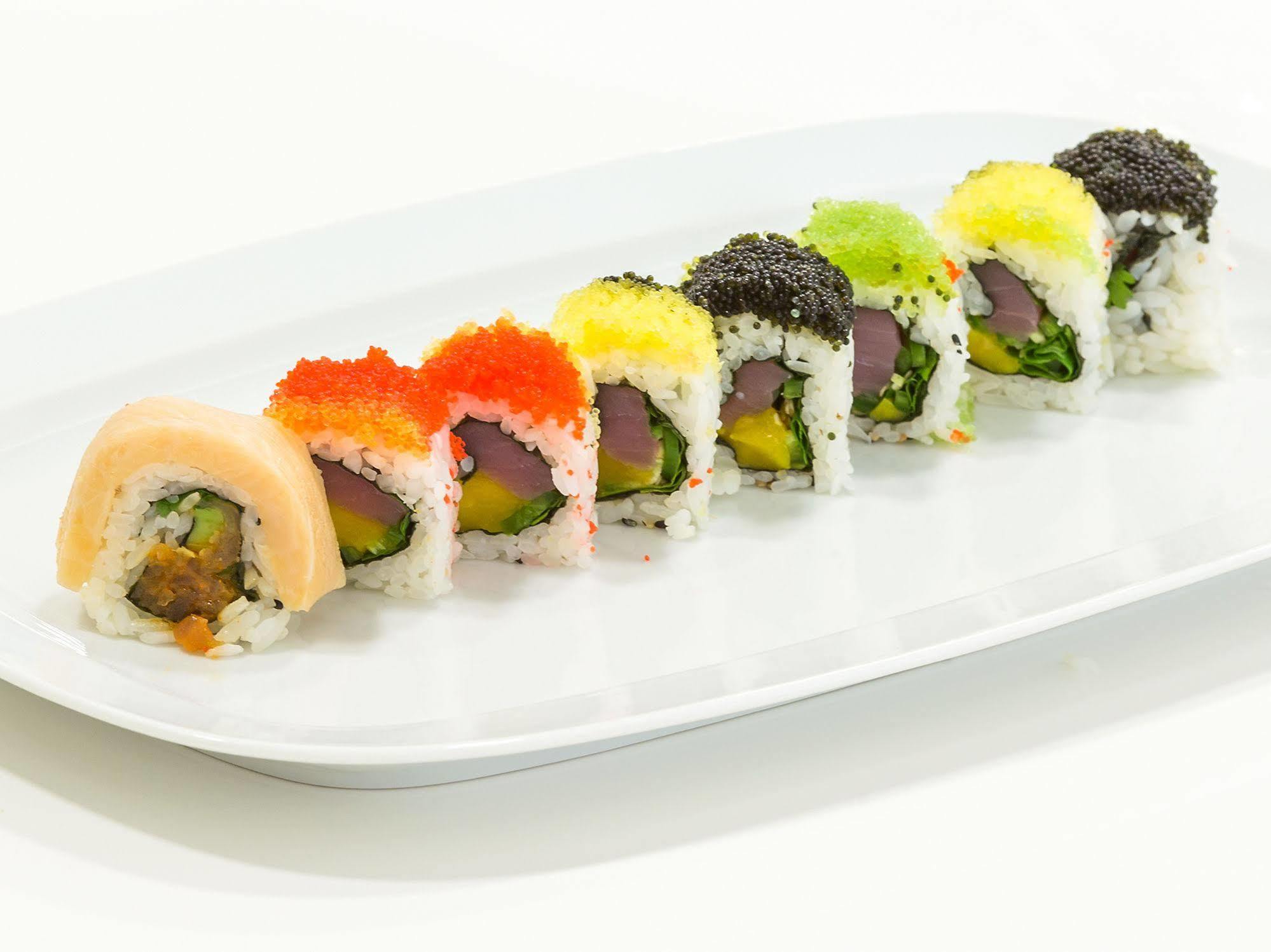 Merchants Crown Suites And Spa 프라하 외부 사진 A sushi roll